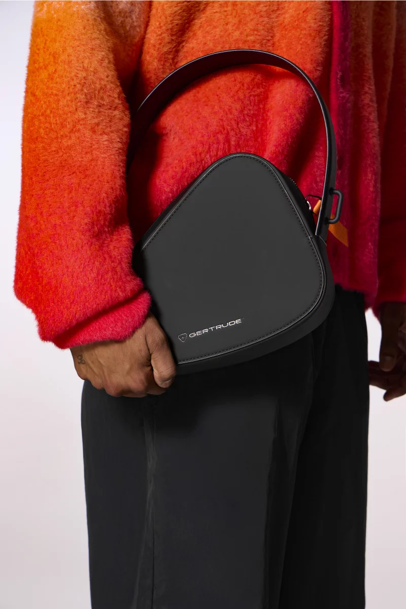 Lola black unisex handbag in waterproof ripstop fabric - Gertrude