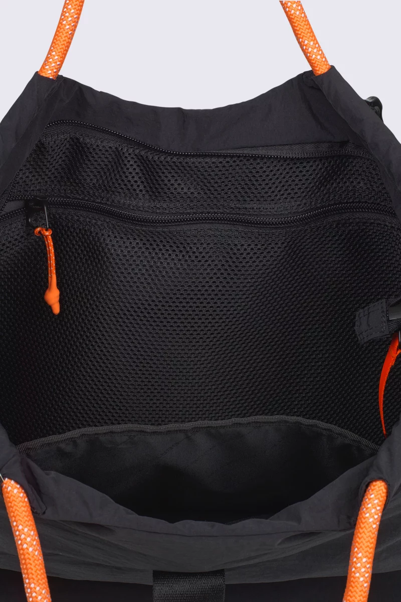 Tevy black nylon bag with adjustable handles - Gertrude