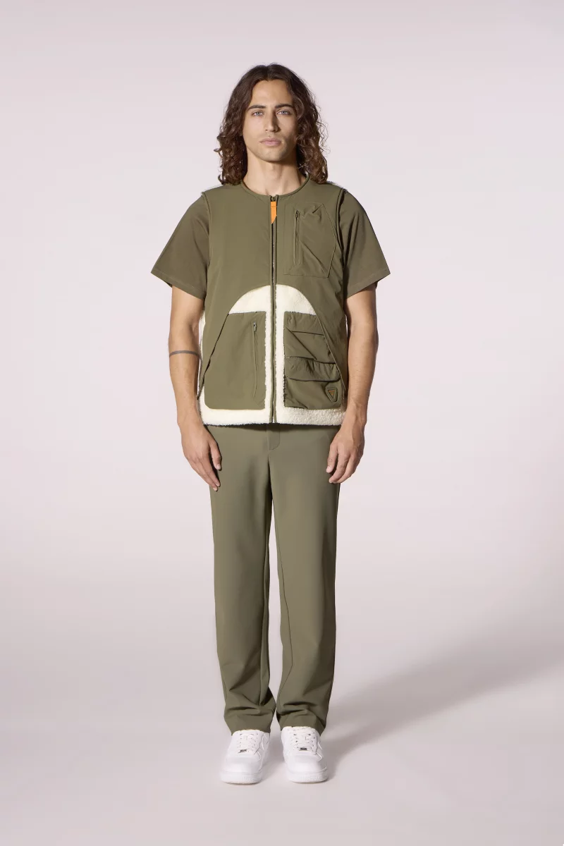 Sakae cream men's sleeveless fleece jacket - Gertrude